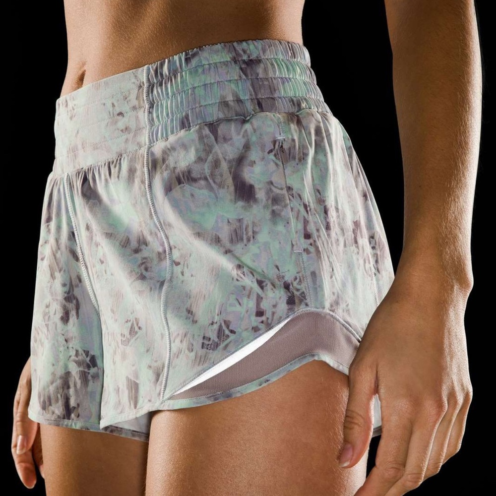 Lululemon Stylish Patterned Athletic Shorts - Picture 1 of 6
